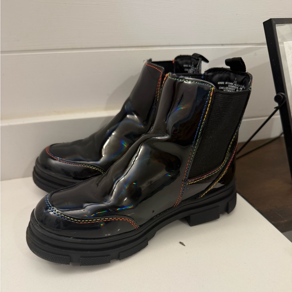 Shiny Chelsea Boots - Picture 2 of 5